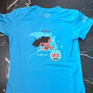 Brooks Moana RunDisney Princess 10K 2026 Performance Tee women’s Medium